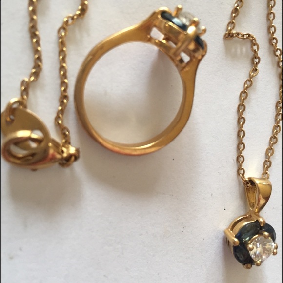 Avon Sapphire pendant necklace & ring set - Picture 7 of 8